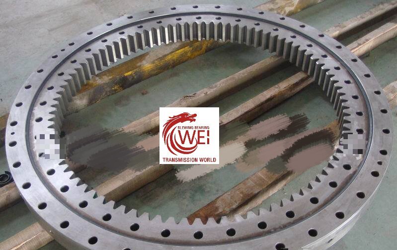133.40.1250 挖泥船用回转支承 (4) Heavy Load three row roller slewing bearing inner gear 133.40.1250